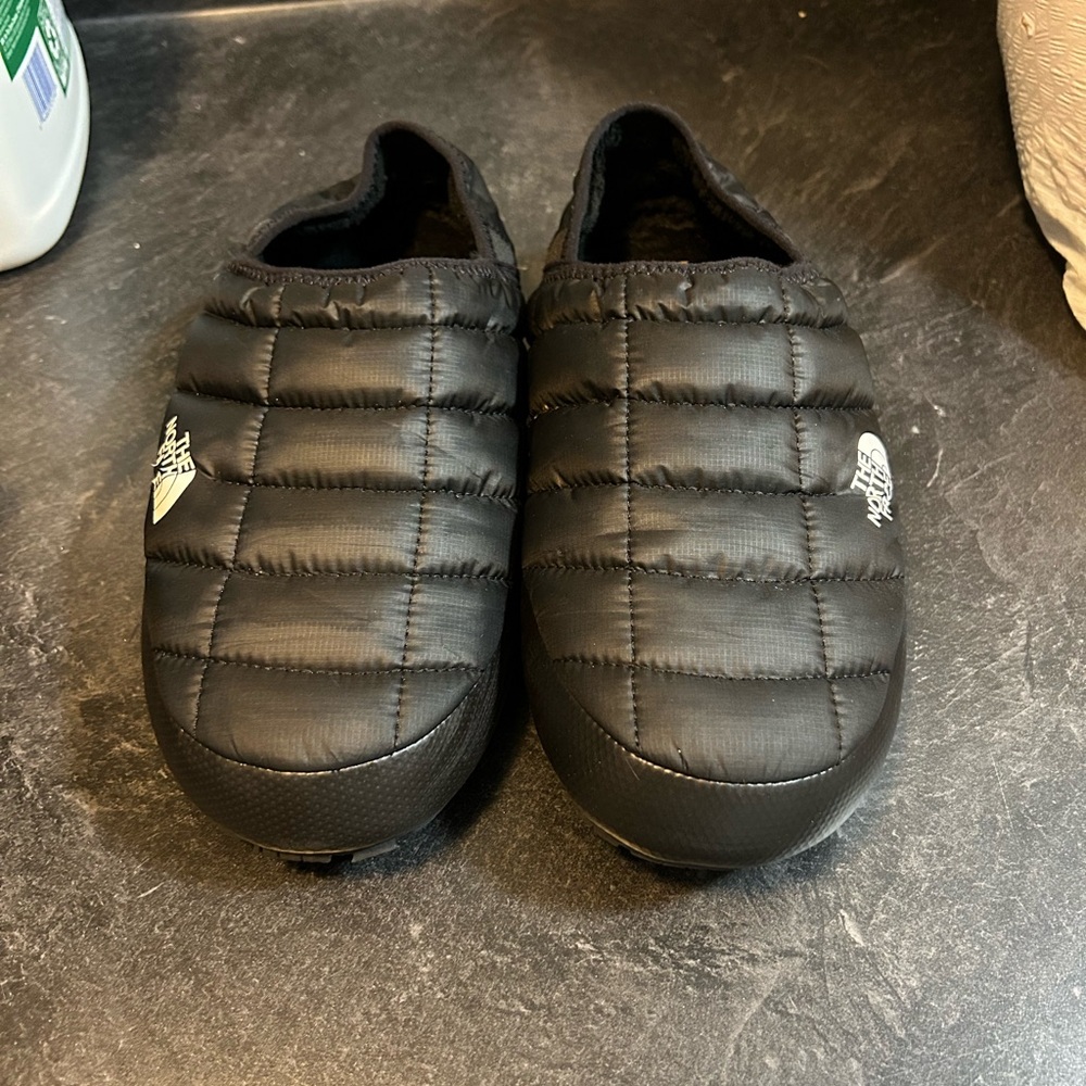 The North Face Women's ThermoBall Traction Mule V Slippers